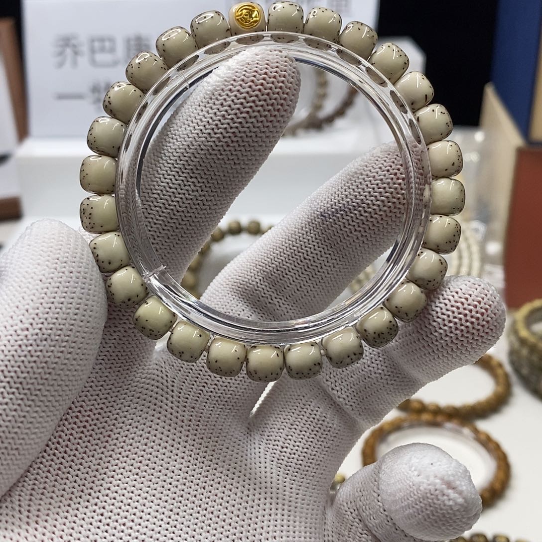 手串星月菩提b22。  118