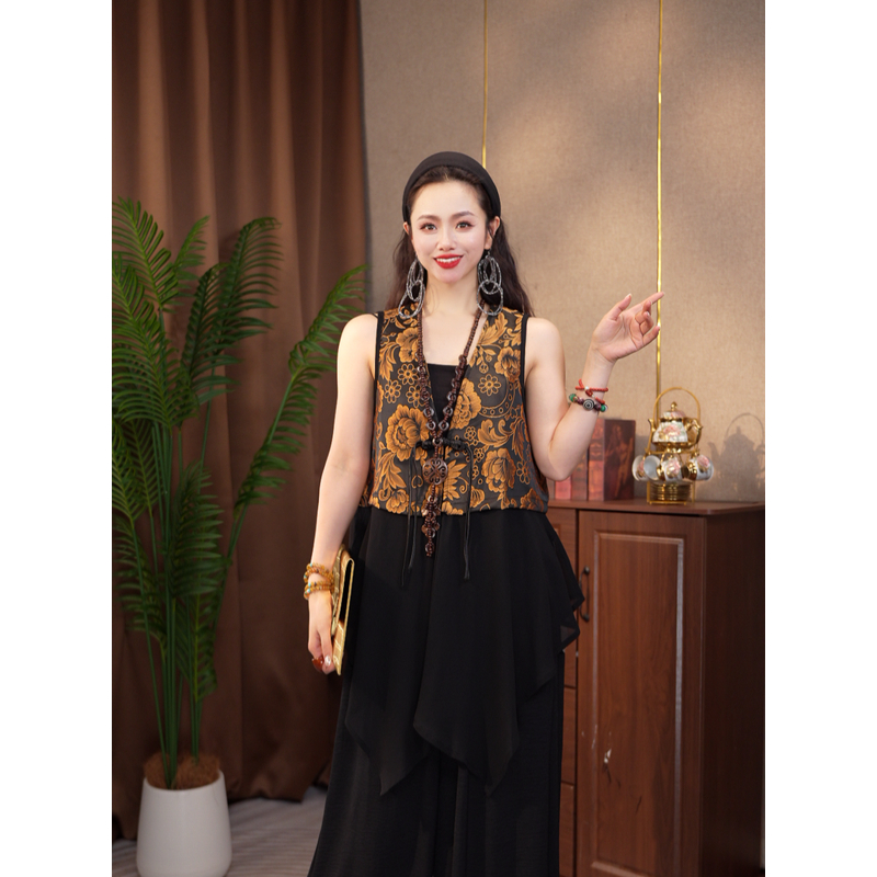 147/新款高级时尚休闲黄色复古刺绣印花马甲 J