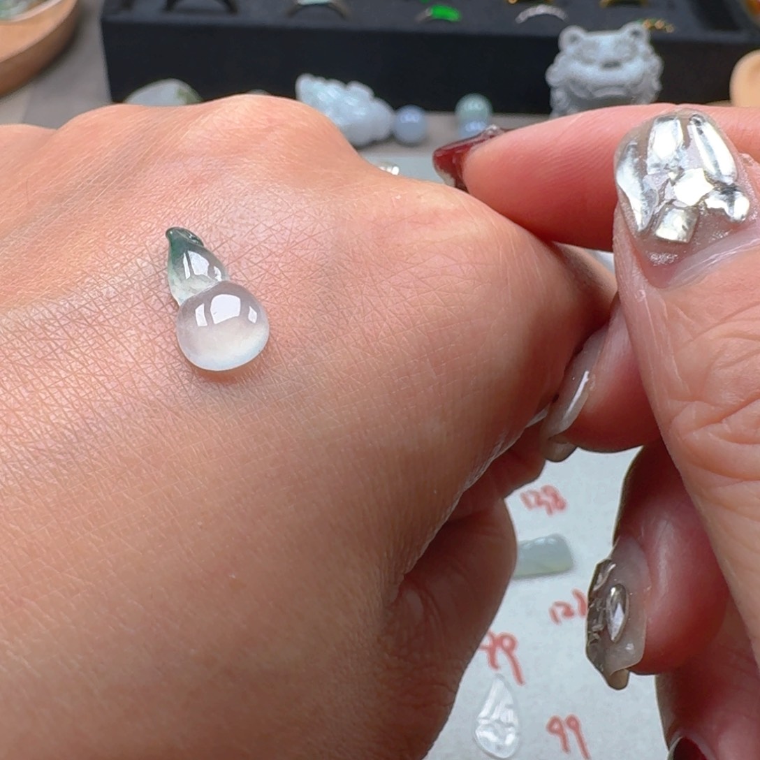 翡翠颈饰未镶嵌缅甸A货翡翠