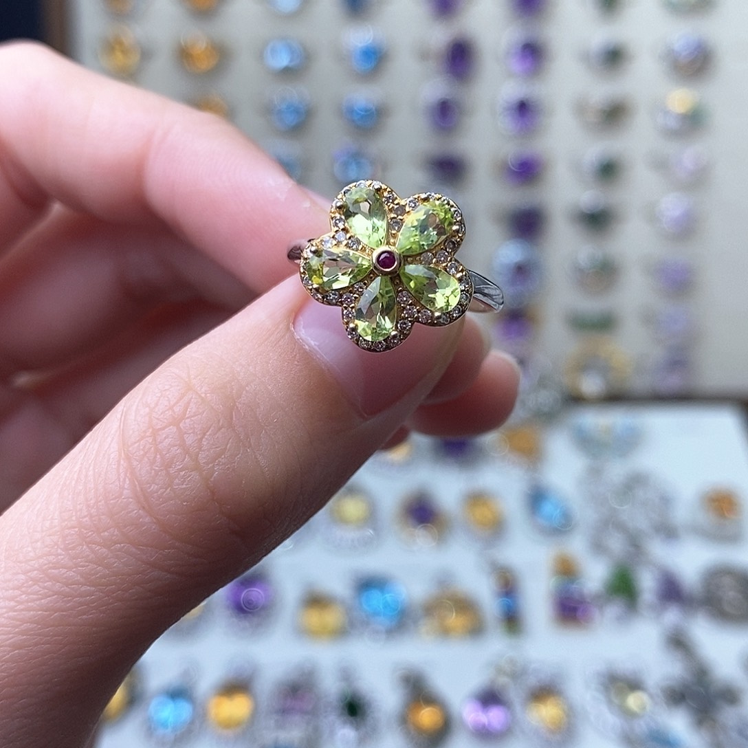 橄榄石戒指银S925镶嵌（需要证书备注）