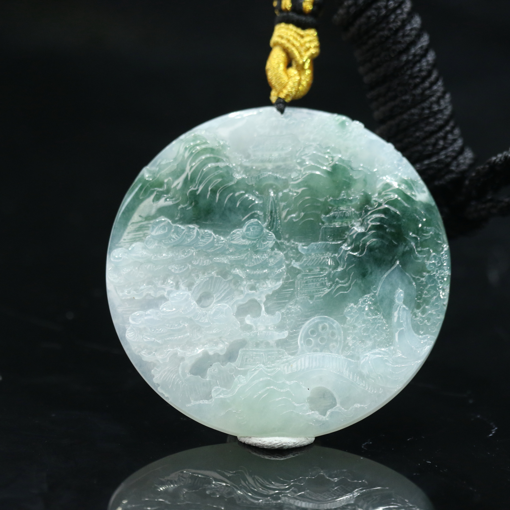 45天然缅甸翡翠A货飘蓝花山水牌/500888/北京中保拍卖