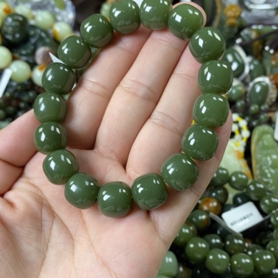 透闪石质玉手串未镶嵌未**缪