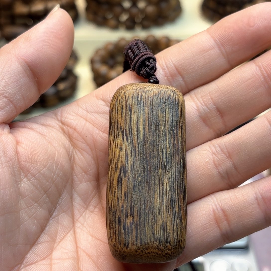 沉香木吊坠无事牌多样性发一