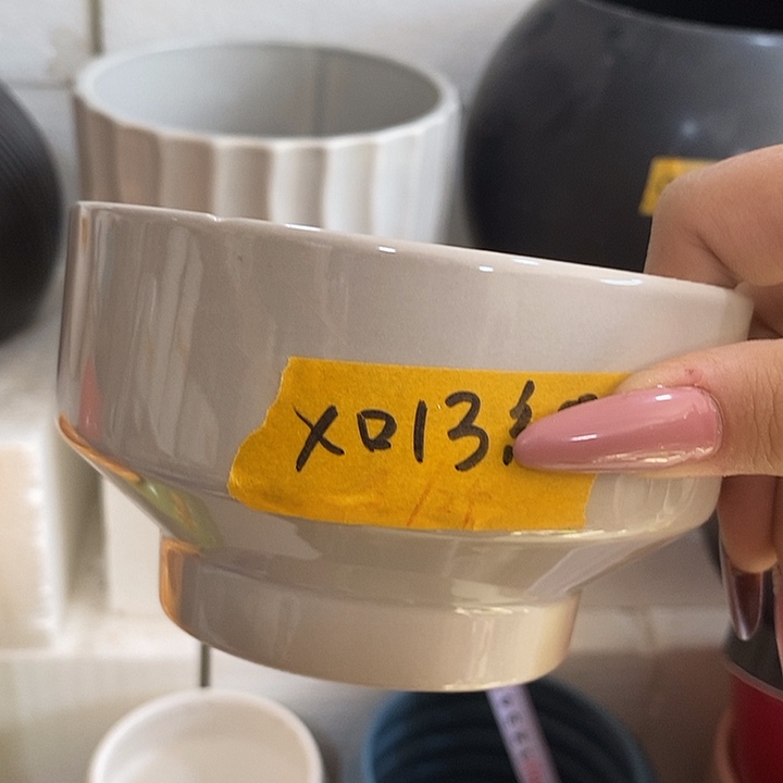 陶瓷花盆有孔 瑕疵介意勿拍 