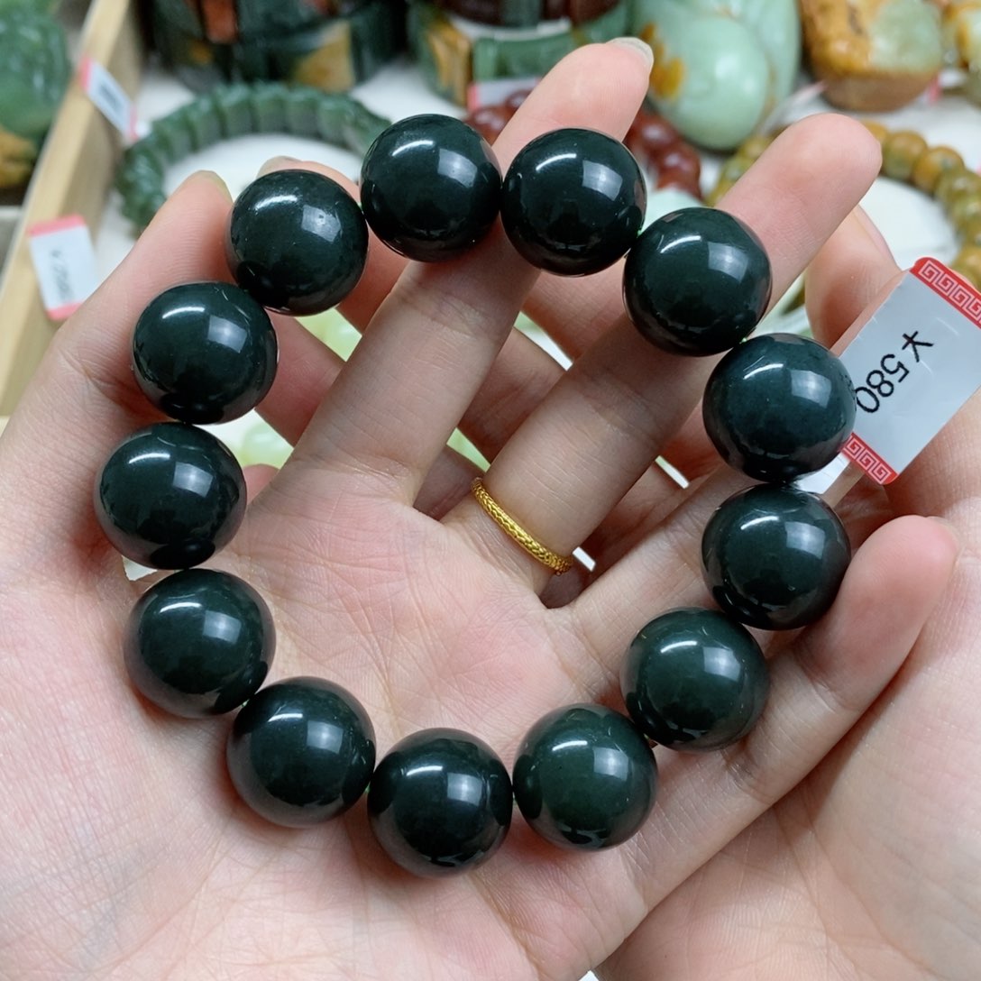 透闪石质玉手串未镶嵌郑*康