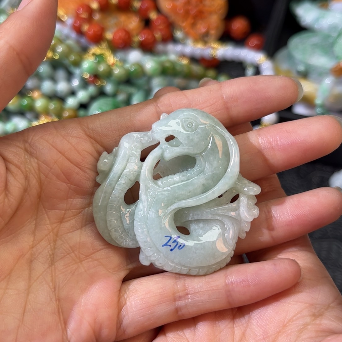 翡翠颈饰未镶嵌待编款