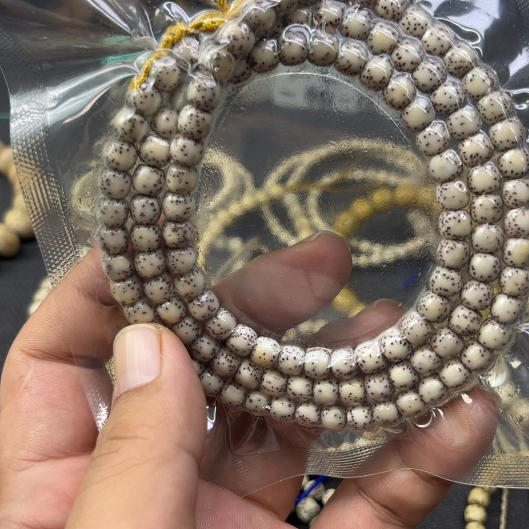 徐***达手串星月菩提7✖️6双留白 颗颗带月 108