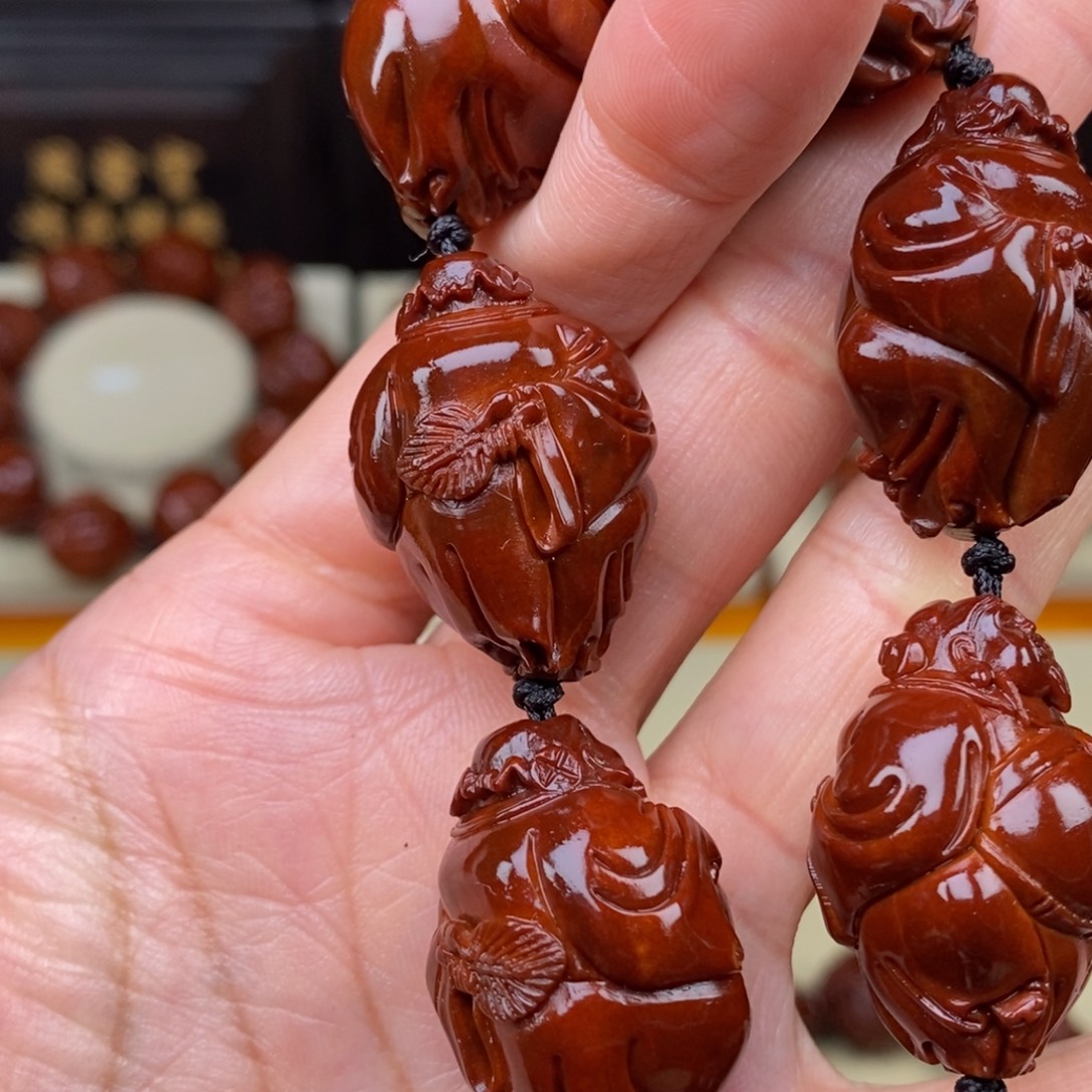 9***0橄榄核吊坠八宝财神