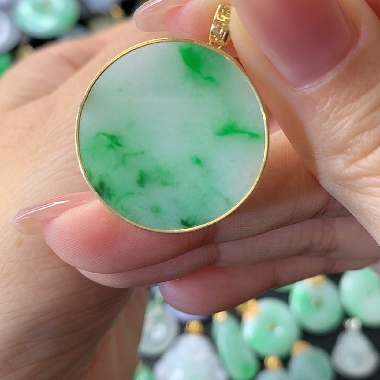 【闪购商品】翡翠吊坠(赠链)18K金镶嵌喜****理