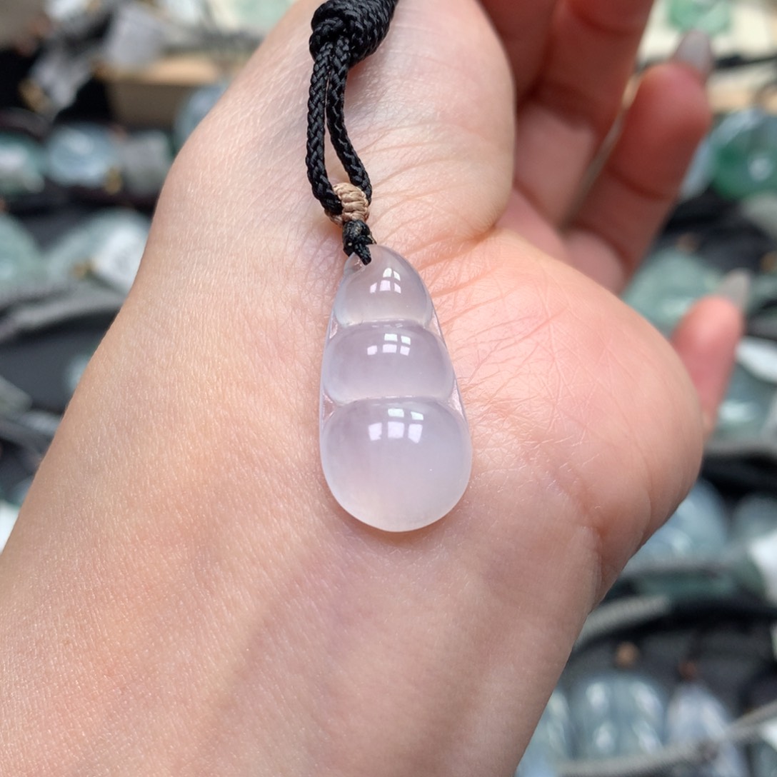 翡翠颈饰未镶嵌豆子