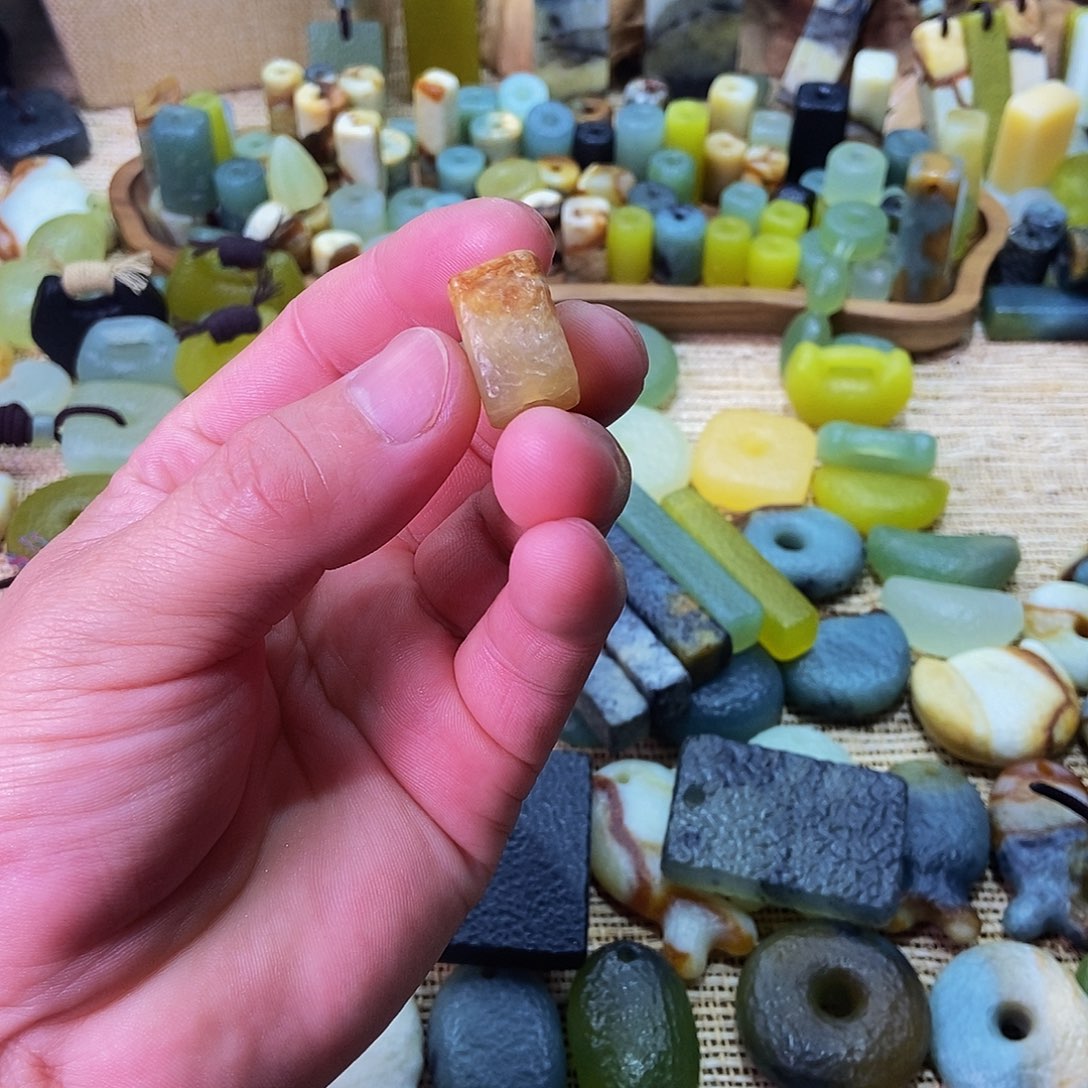 未镶嵌蛇纹石玉挂件梵*