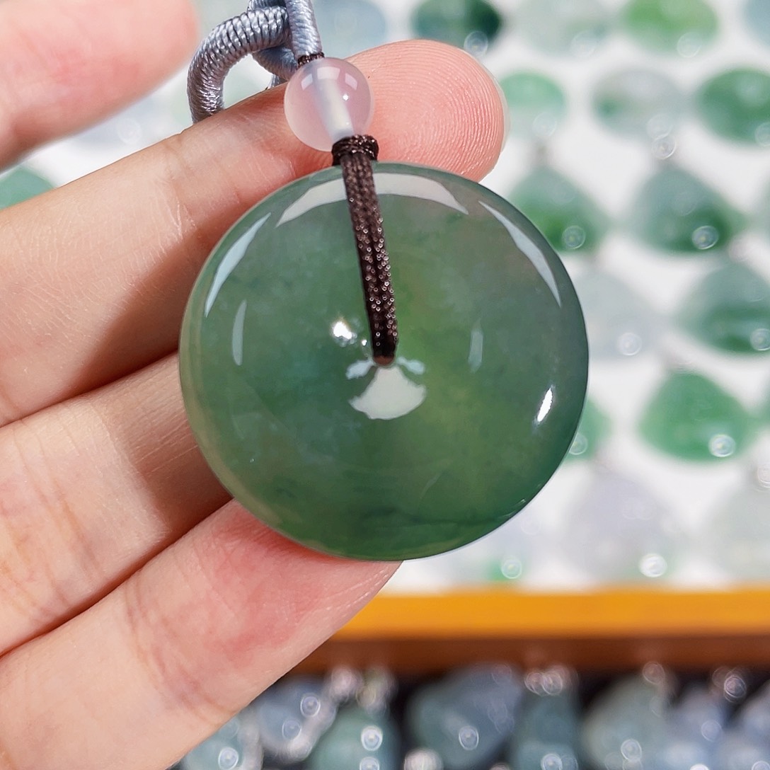 颈饰未镶嵌翡翠吊坠