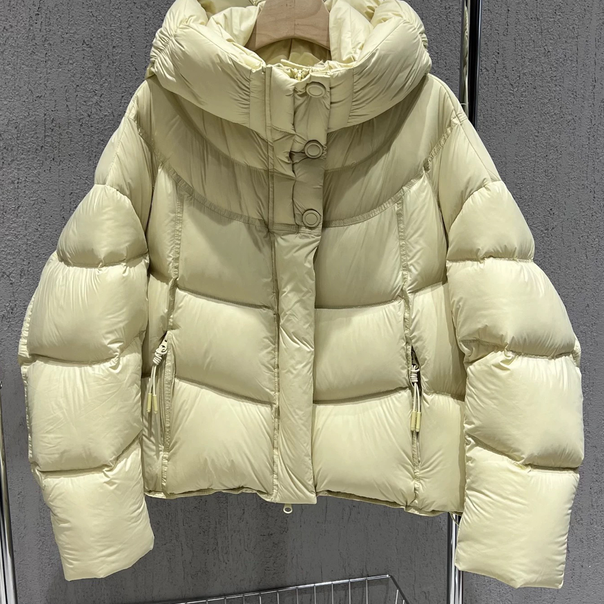 无心家高品质欧货三颗扣羽绒外套