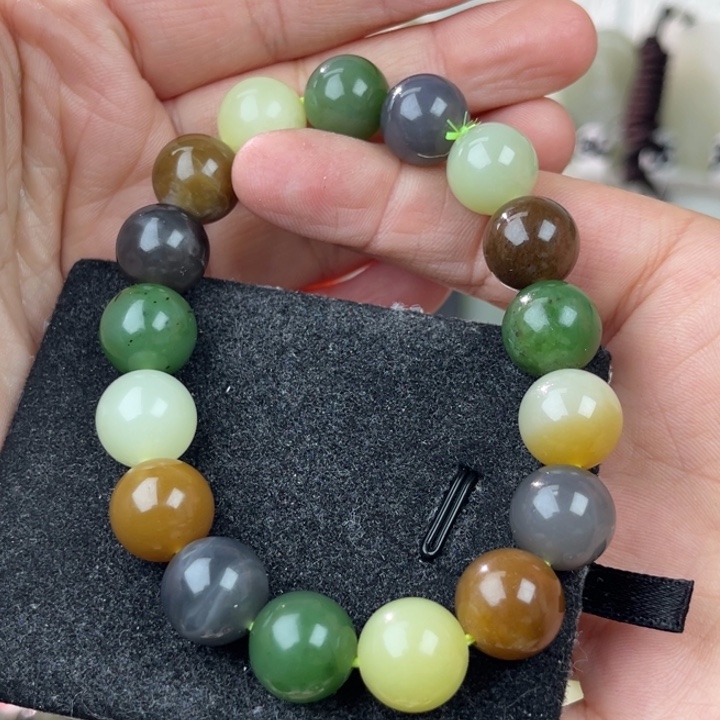 和田玉手串未镶嵌突***?