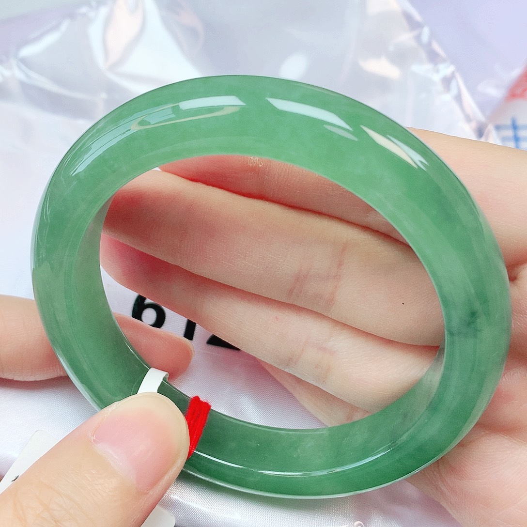 翡翠未镶嵌手镯抖音612