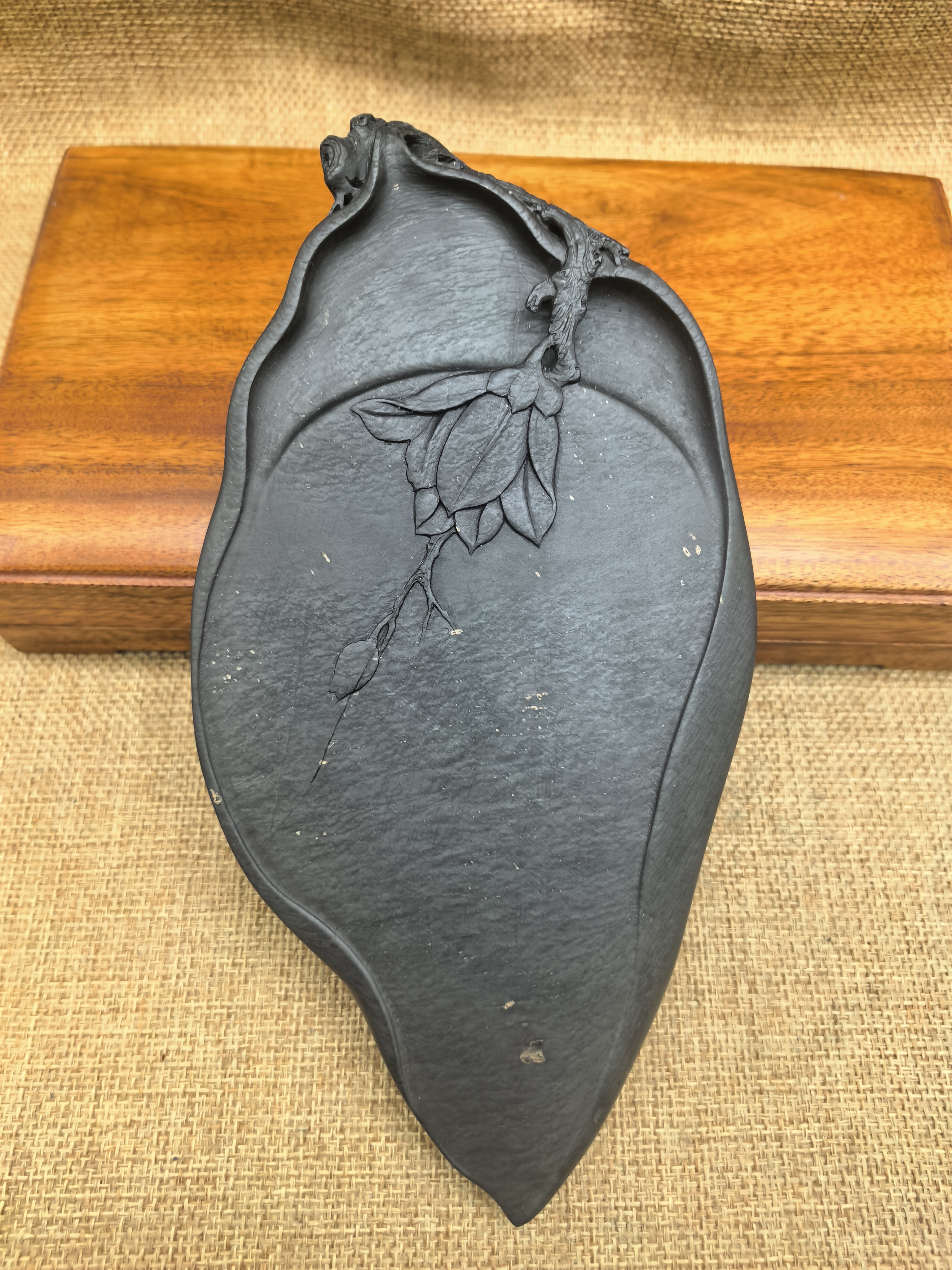 歙砚老坑高档玉兰尺寸20×10一物一图