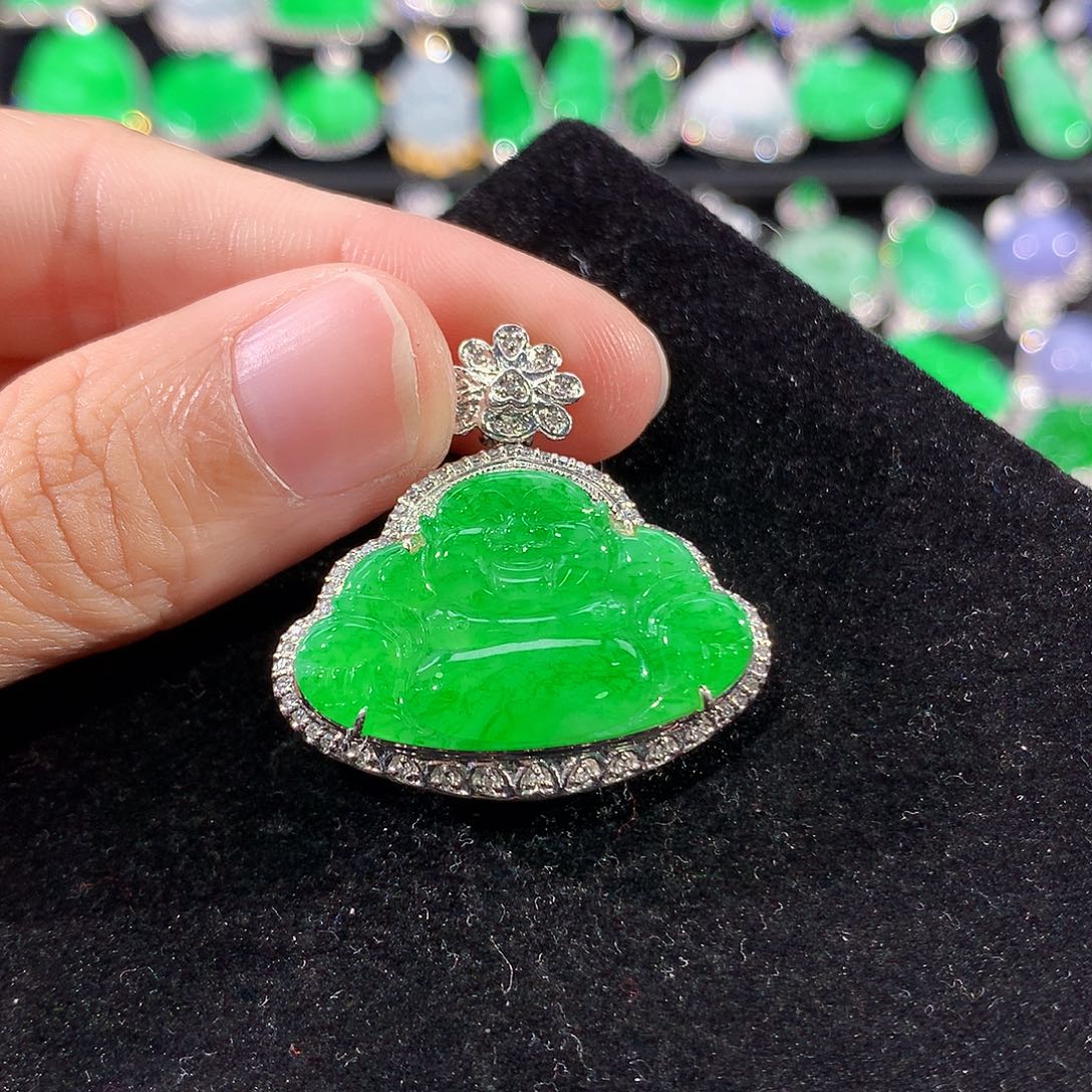 翡翠18K金镶嵌颈饰