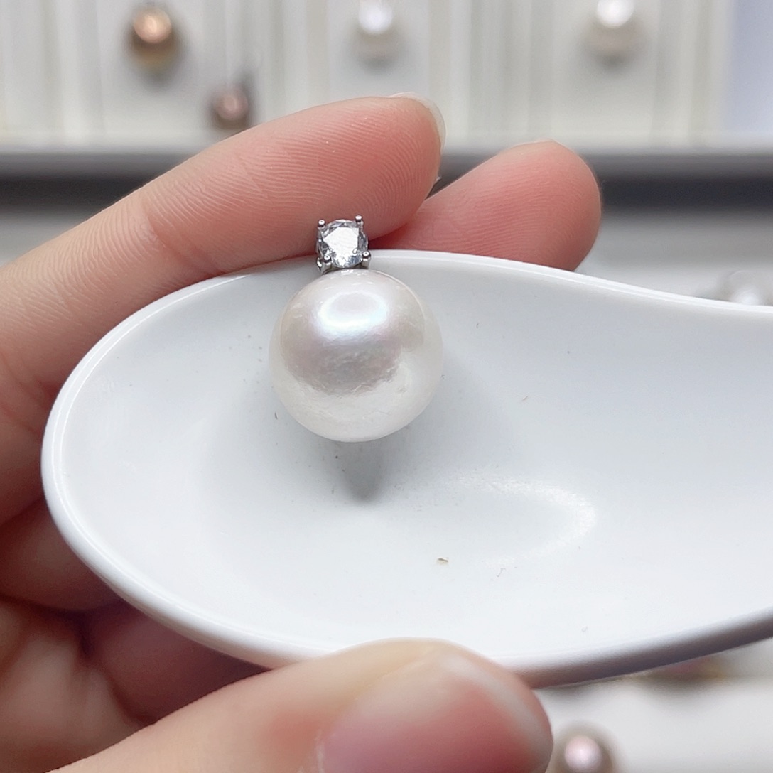 淡水珍珠吊坠(赠链)未镶嵌