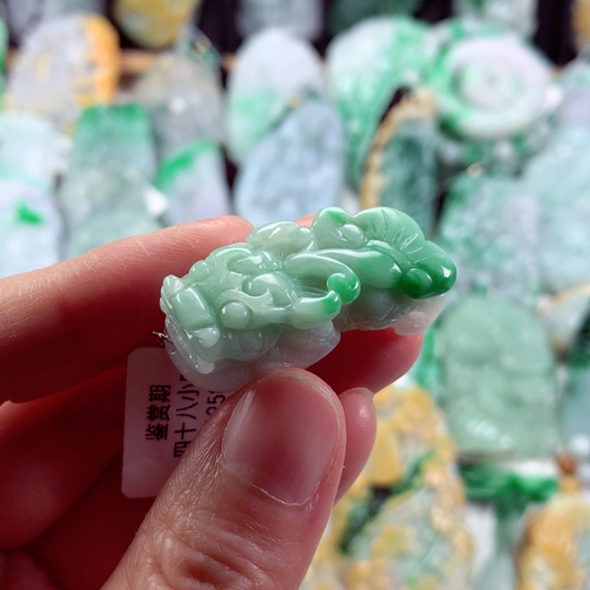 【闪购商品】翡翠吊坠(不含链)未镶嵌