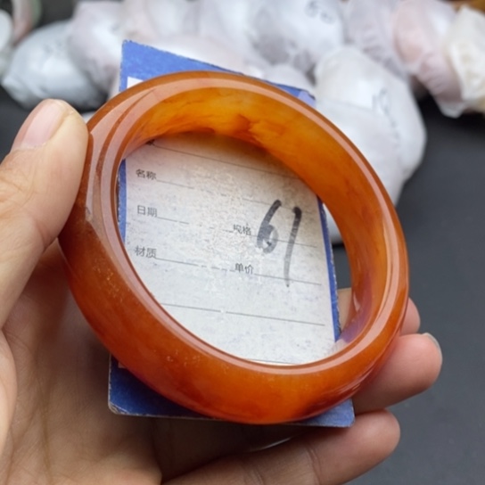 石英质玉未镶嵌手镯