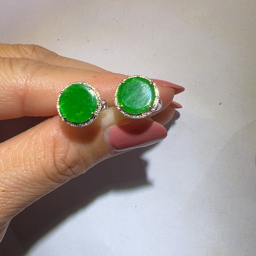 翡翠颈饰18K金镶嵌耳包