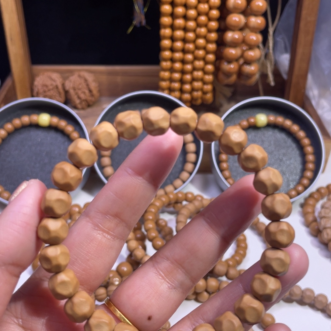 ****₇猴头核桃吊坠糖豆无相8.2mm全品