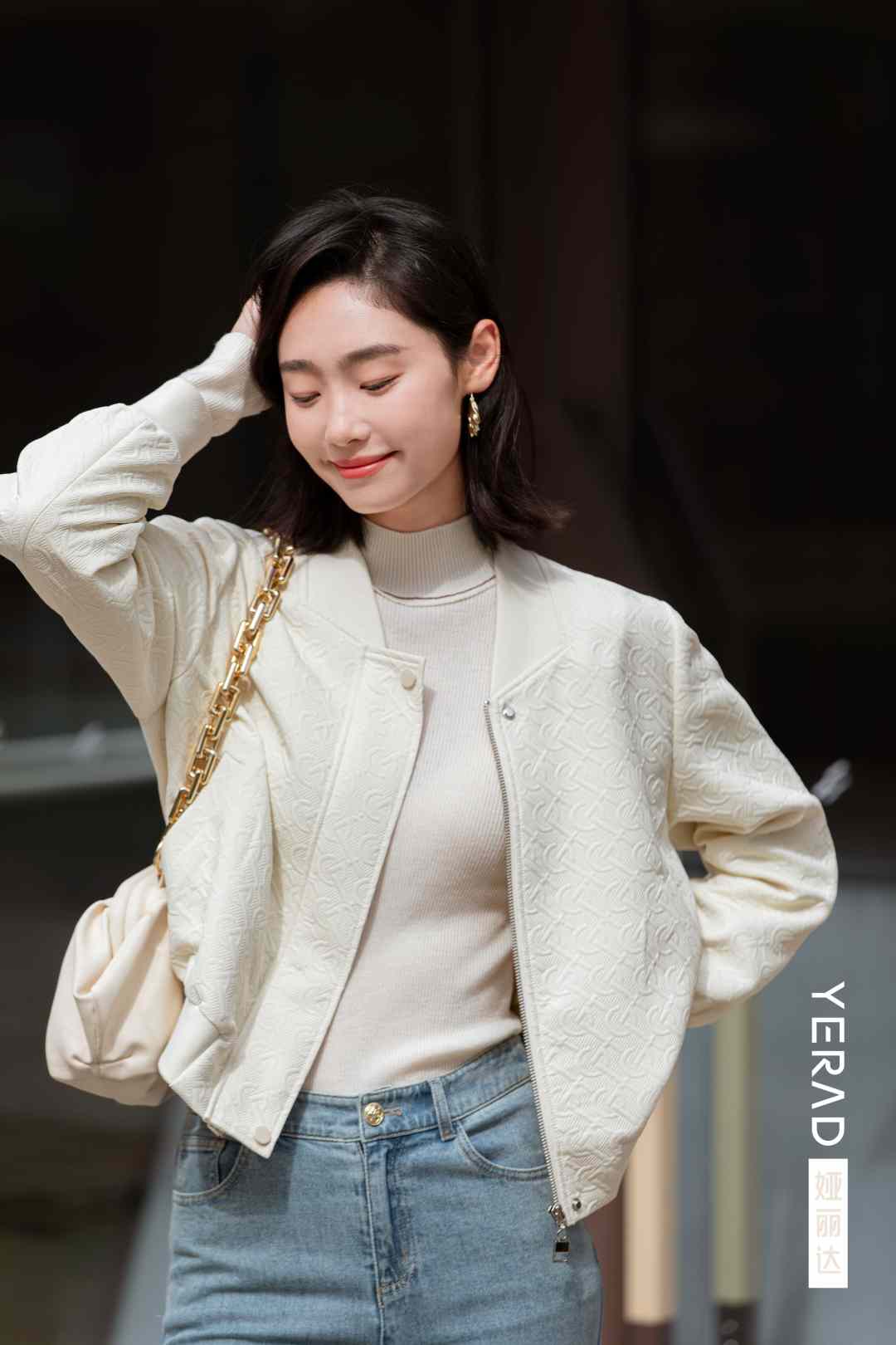 秋季气质短款休闲休闲百搭白色轻奢网红外套秋冬上衣时尚短外套