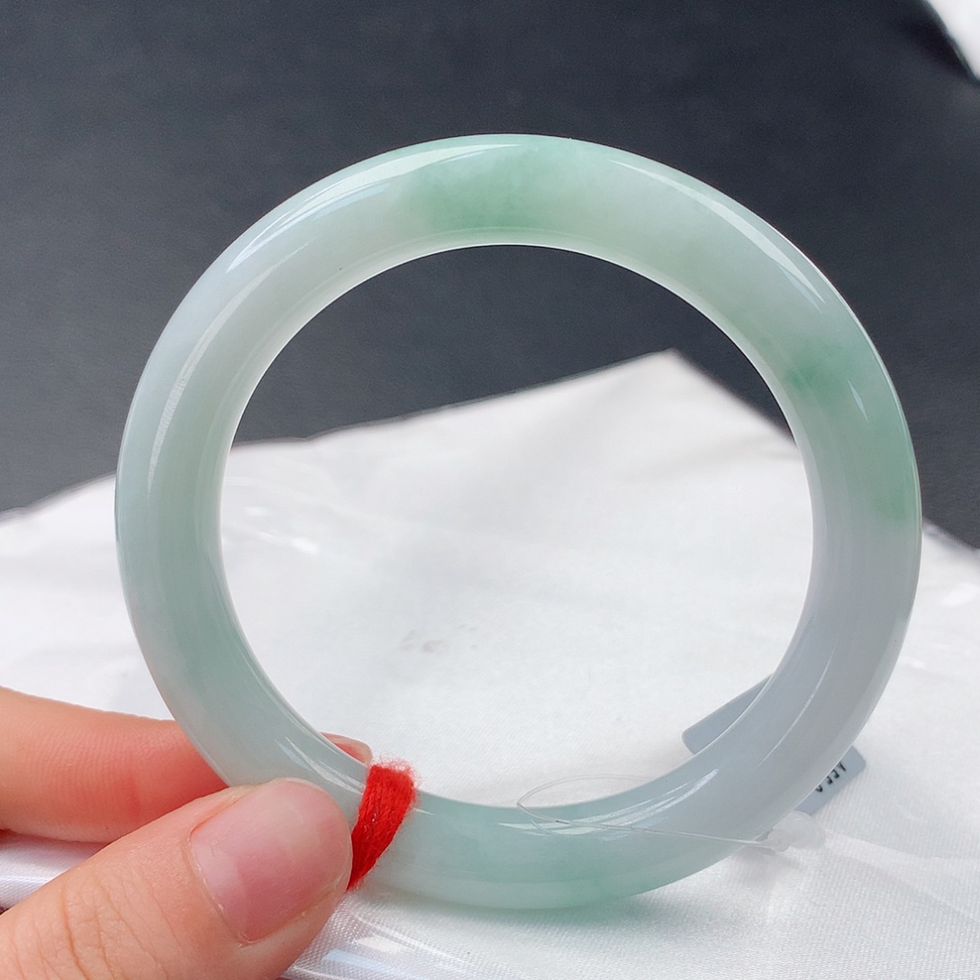 翡翠手镯未镶嵌0031圆56