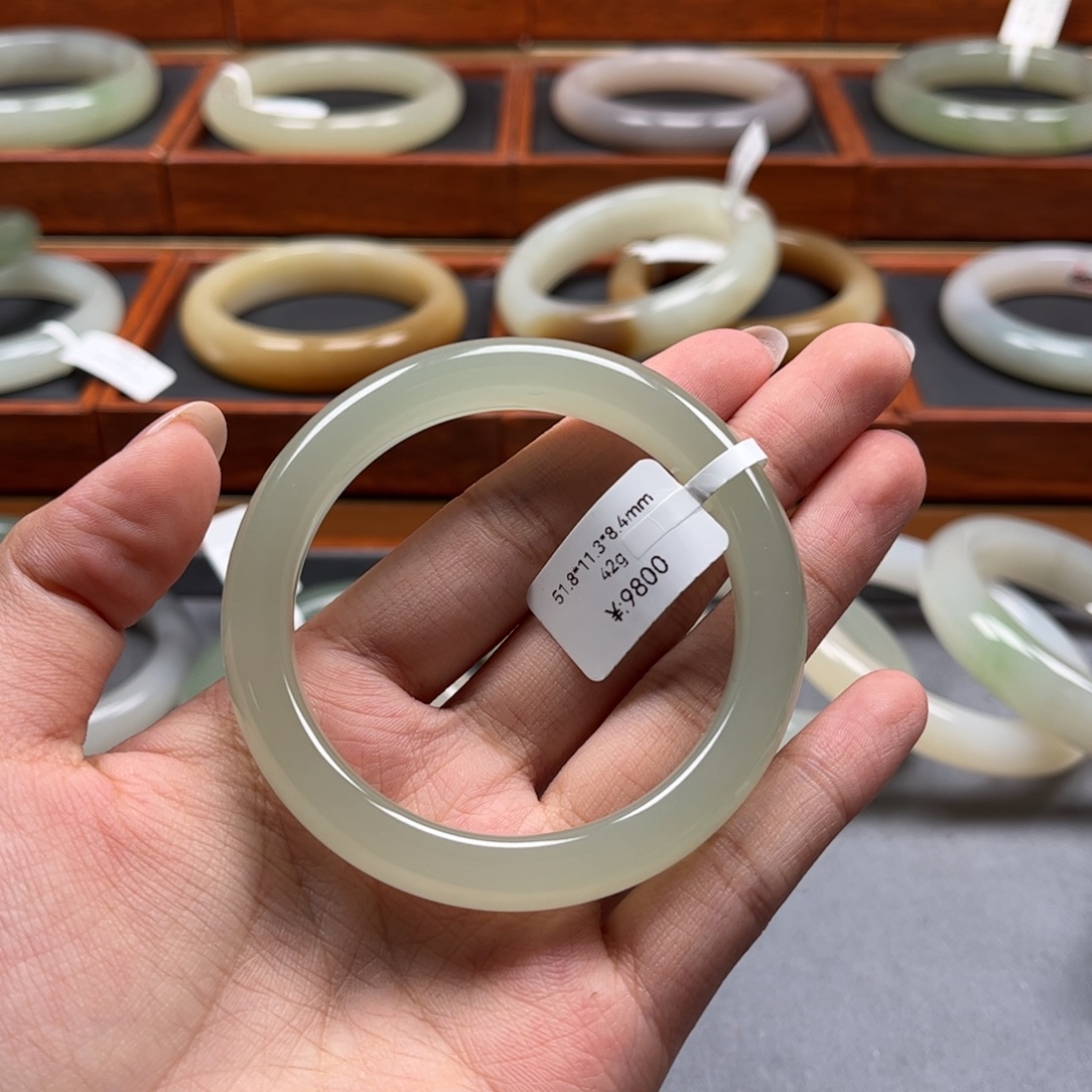 和田玉未镶嵌手镯