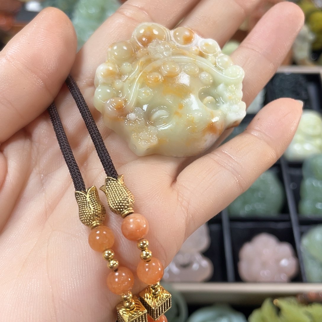 蛇纹石玉颈饰未镶嵌啊****姨