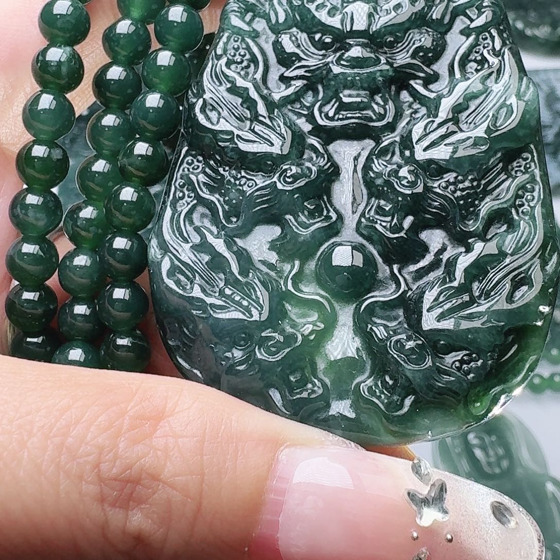 翡翠未镶嵌颈饰111