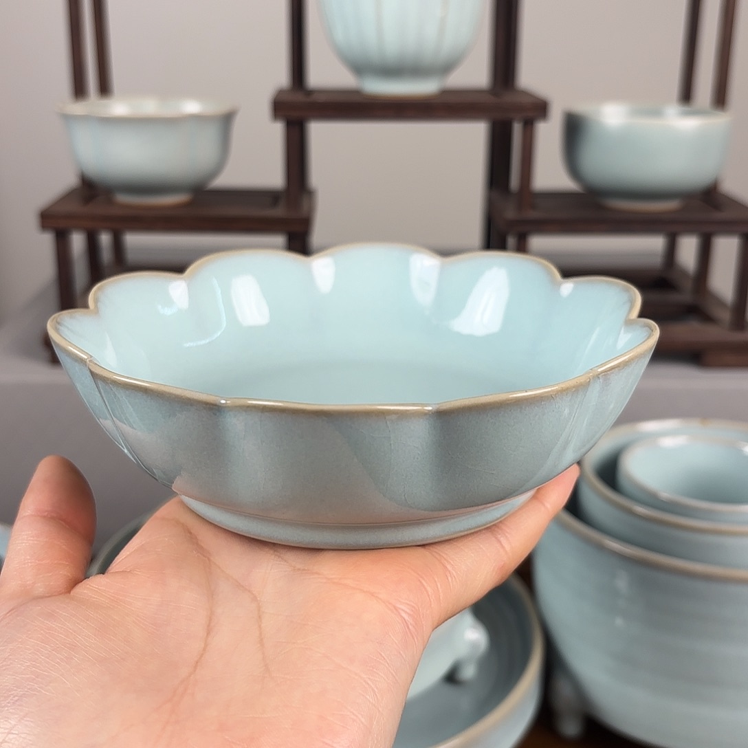 摆件天青釉莲花洗微瑕