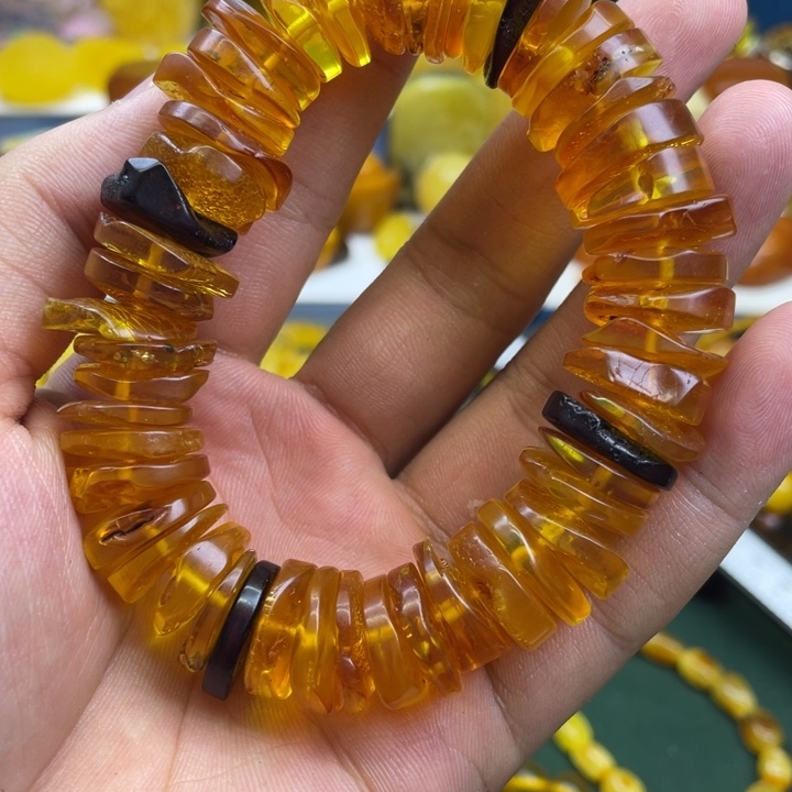 琥珀未镶嵌珠宝奇石