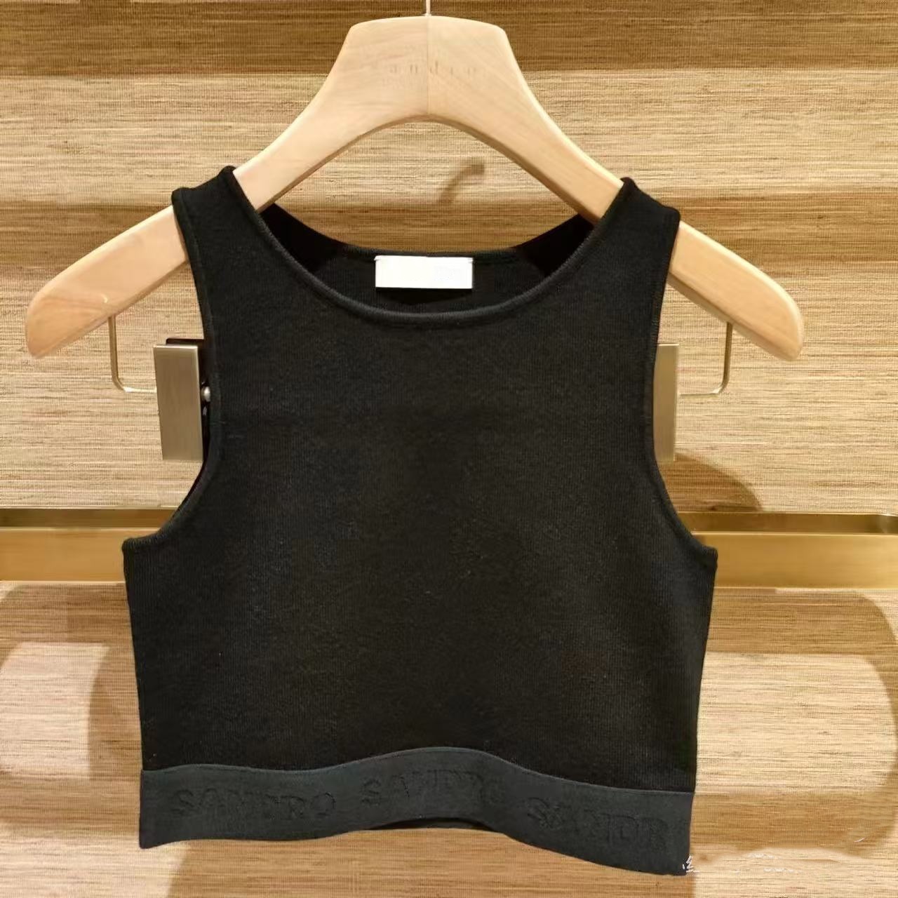 品牌同款  运动休闲风  针织美背背心 上衣