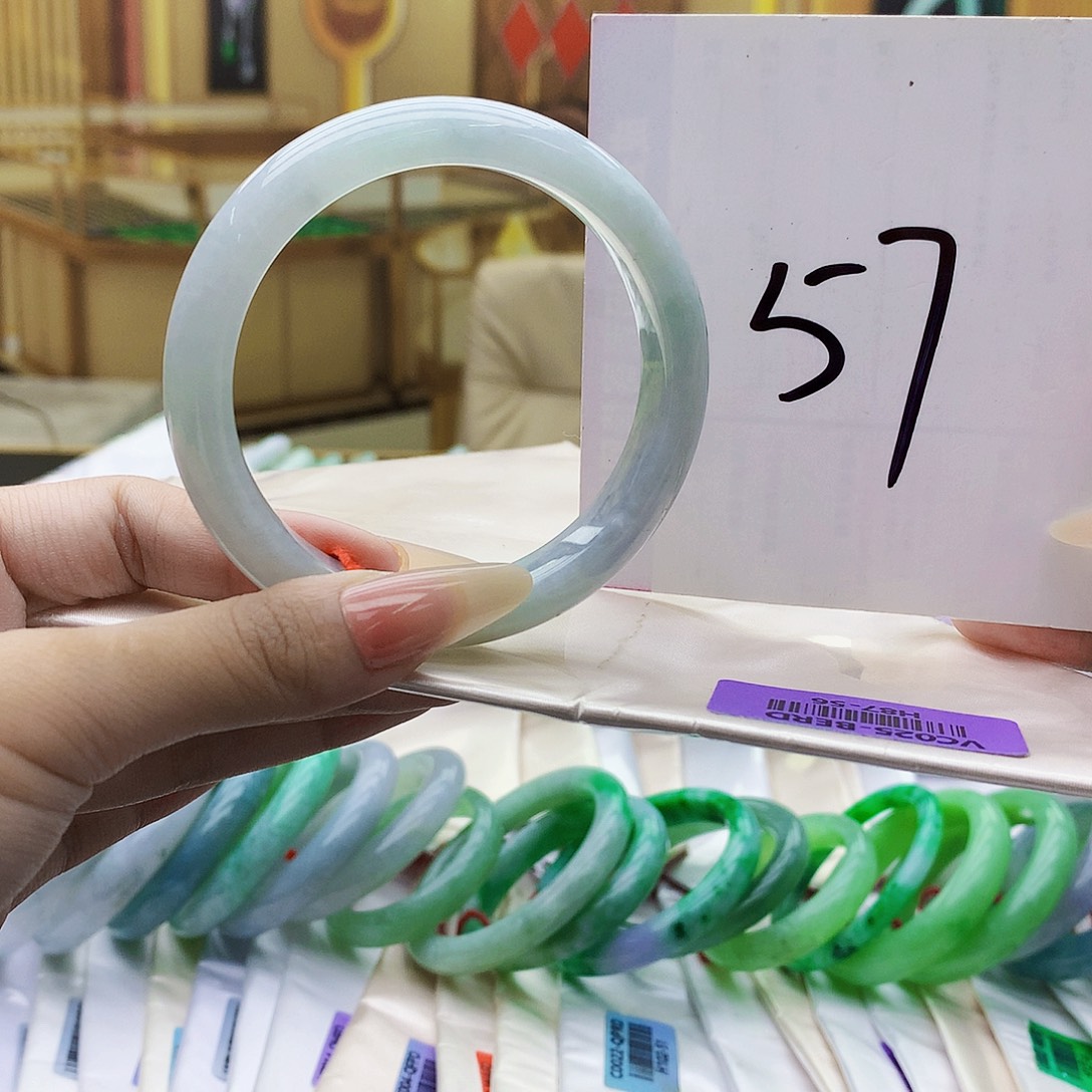 翡翠未镶嵌手镯ggg