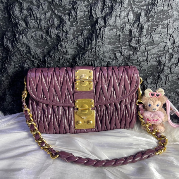 95新 MIU MIU/缪缪 缪缪紫色金扣褶皱链条腋下包
