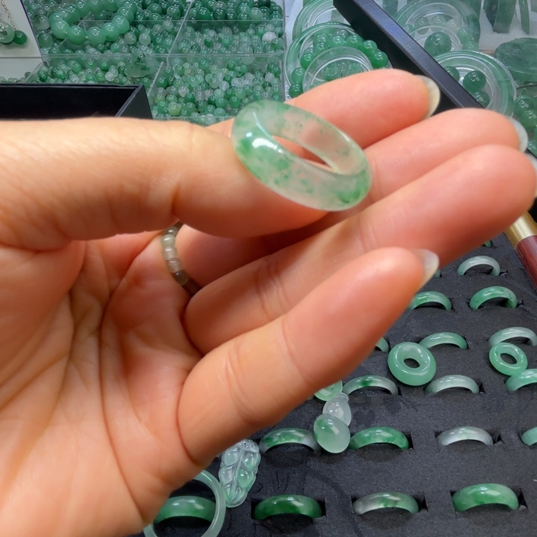 石英质玉（非洲翠）未镶嵌戒指  珠子  手镯冰飘花戒指
