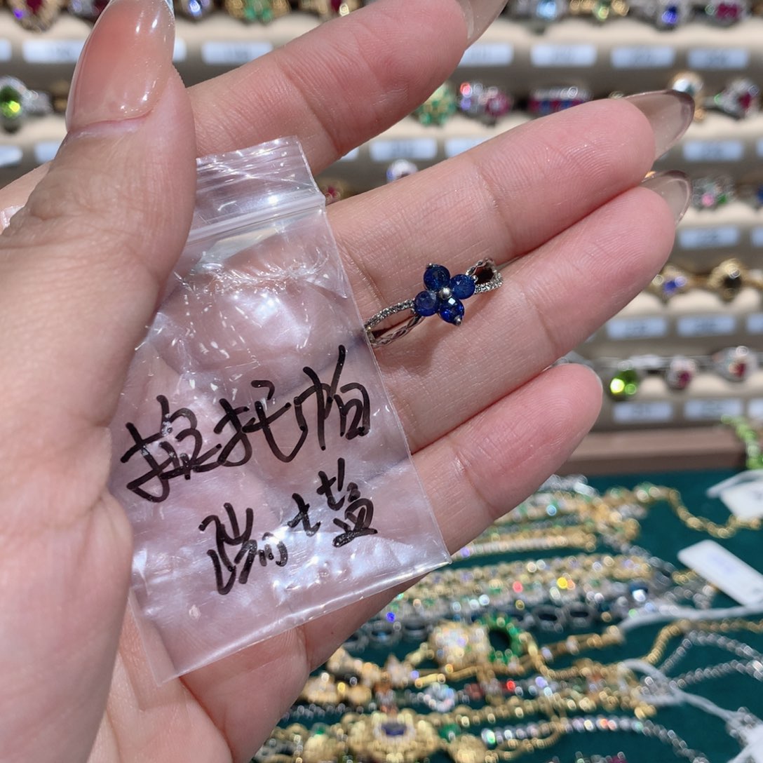 银S925镶嵌戒指托帕石