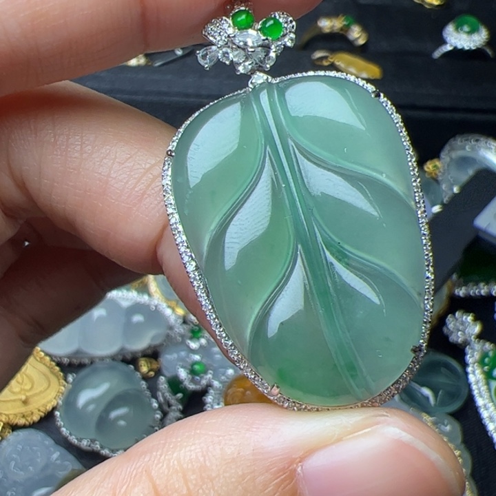 翡翠18K金镶嵌吊坠(不含链)