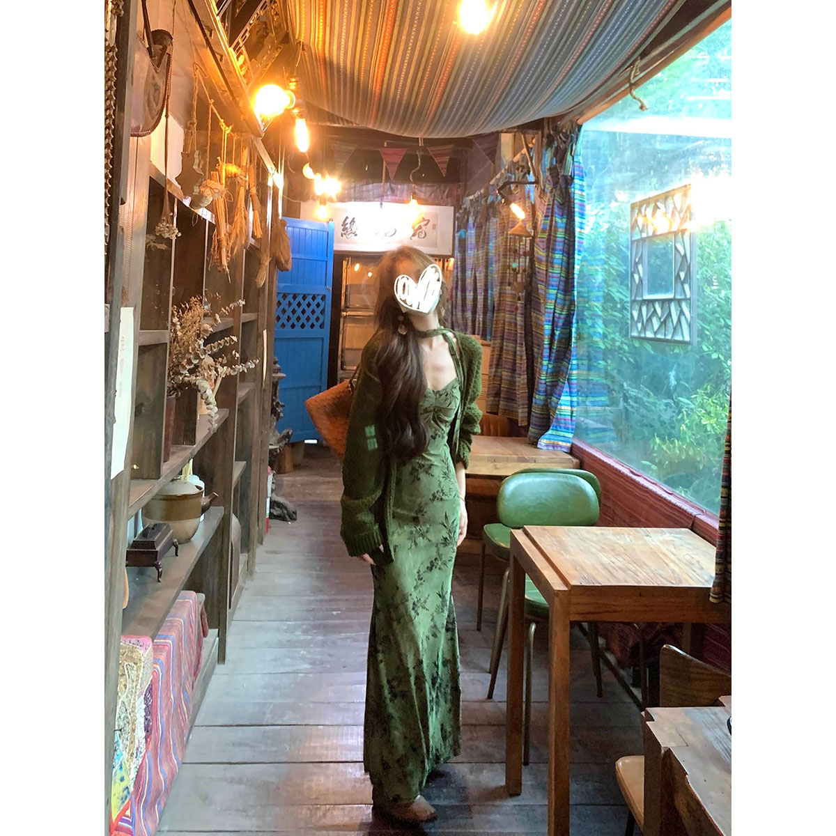 法式高级感绿色针织开衫女秋2025新款修身显瘦V领吊带连衣裙套装