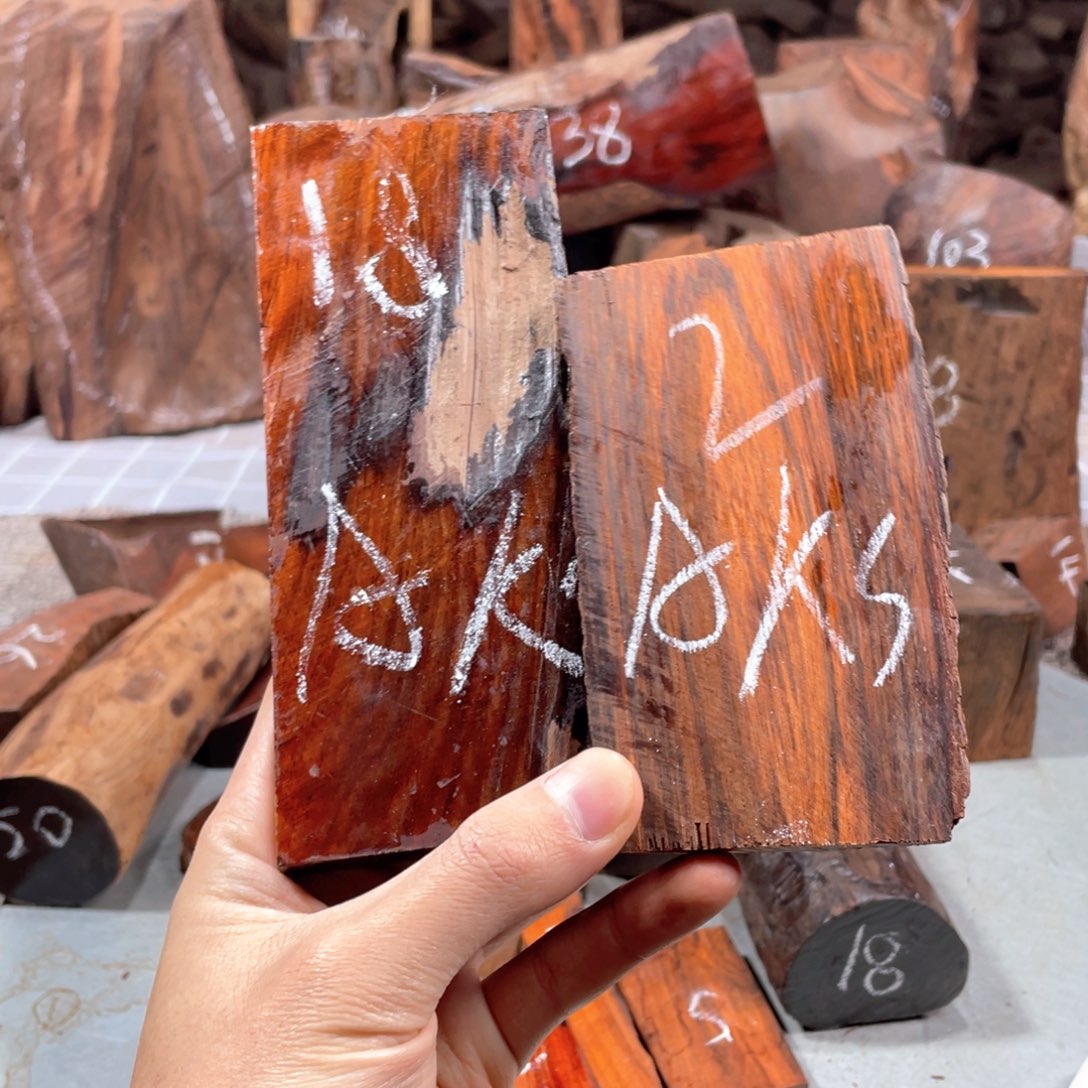 交趾黄檀（大红酸枝）