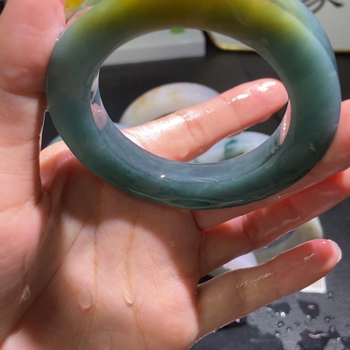 定制翡翠未镶嵌手镯定制