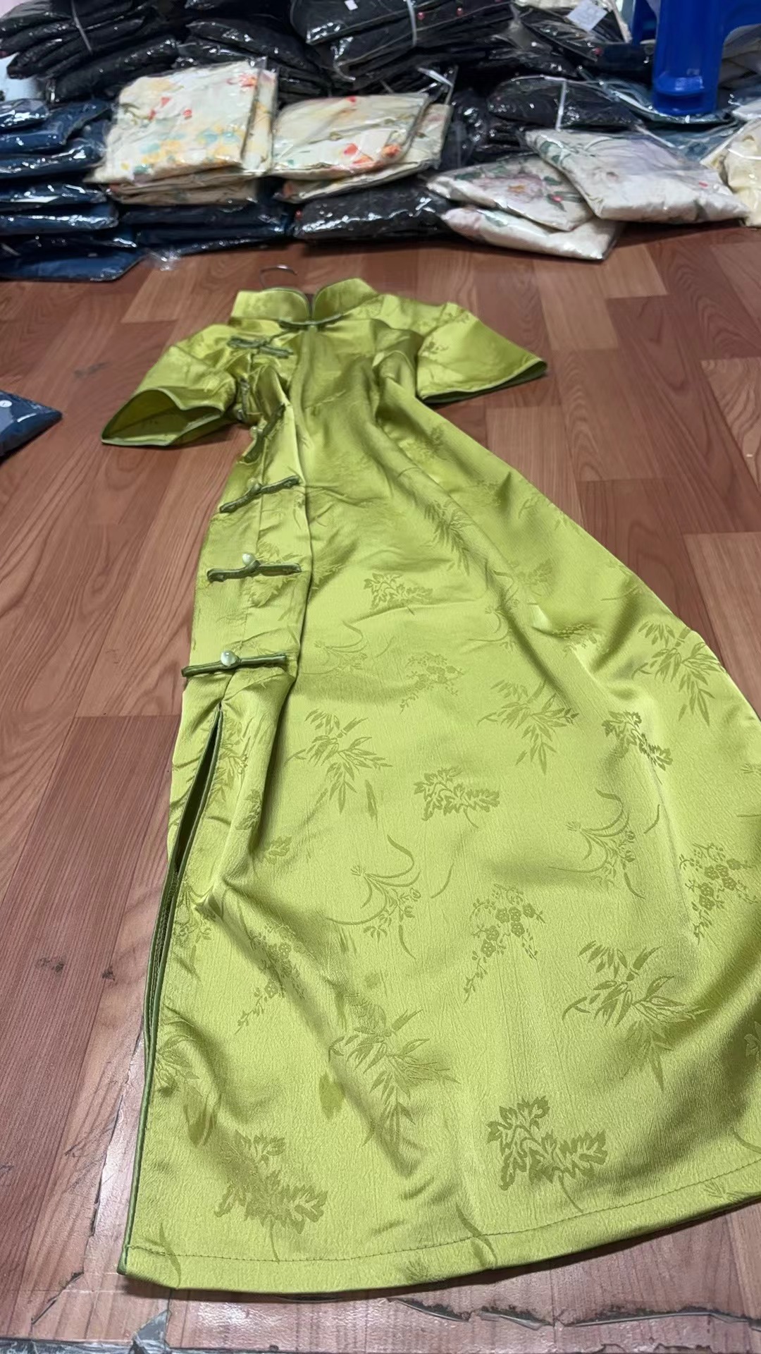 434-绿色 锦缎 暗竹 中长 改良 旗袍