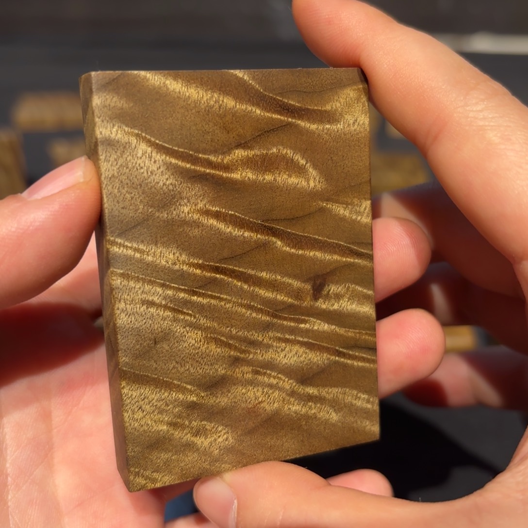 番***猫金丝楠木无事牌材料