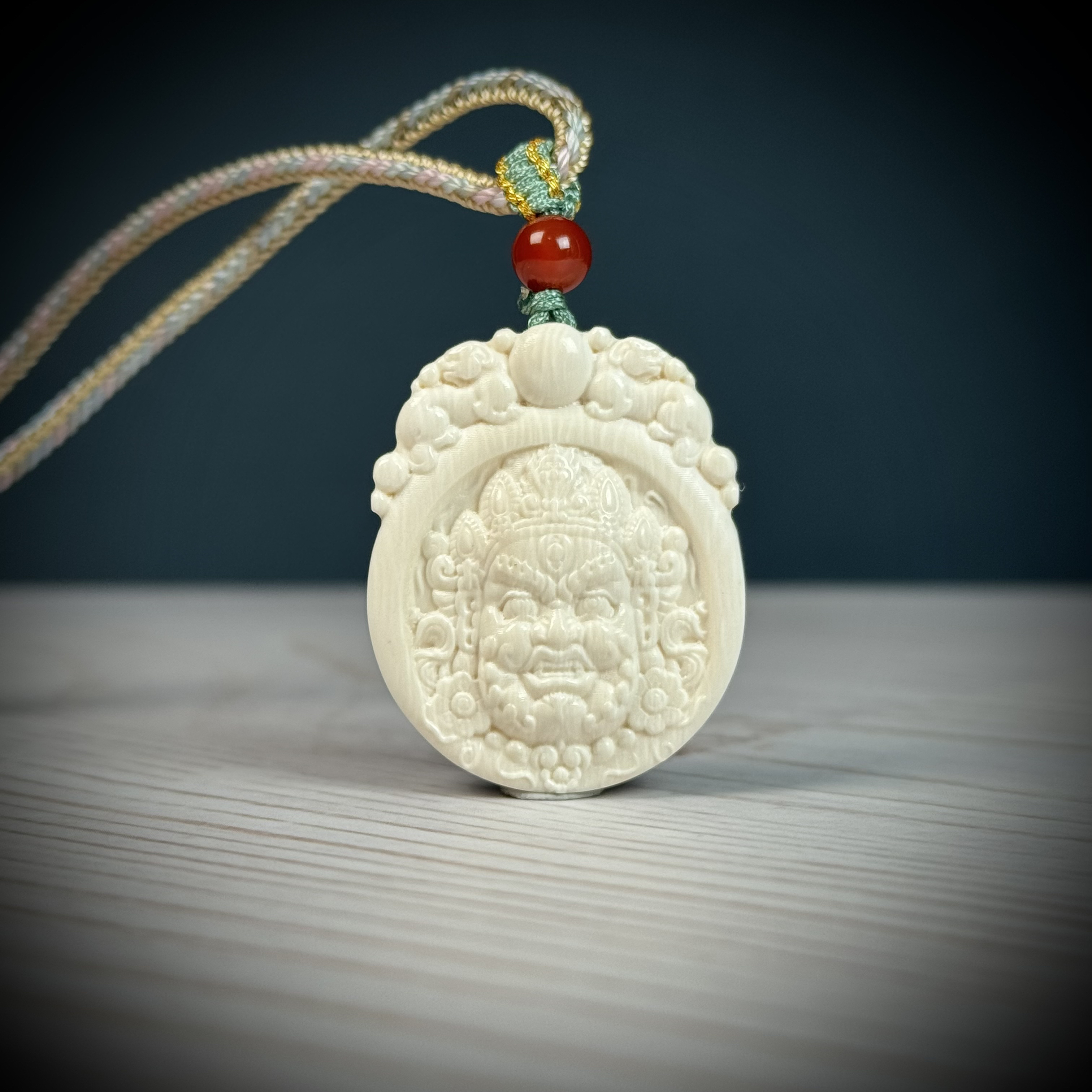 H98-83天然猛犸象牙 雕刻黄财神吊坠约27.5*34*8mm支持鉴定