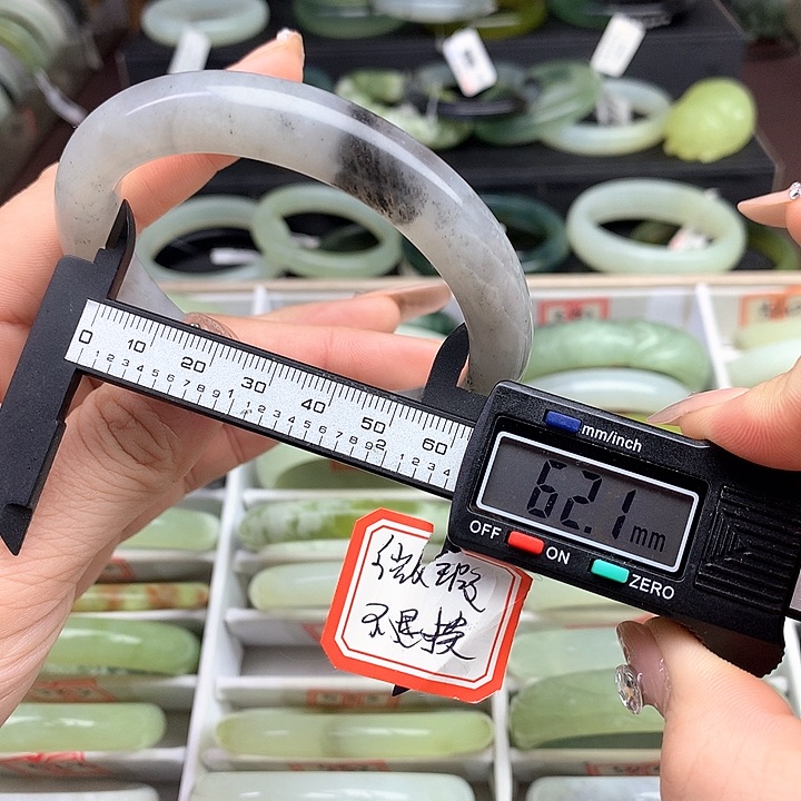 蛇纹石玉手镯未镶嵌534