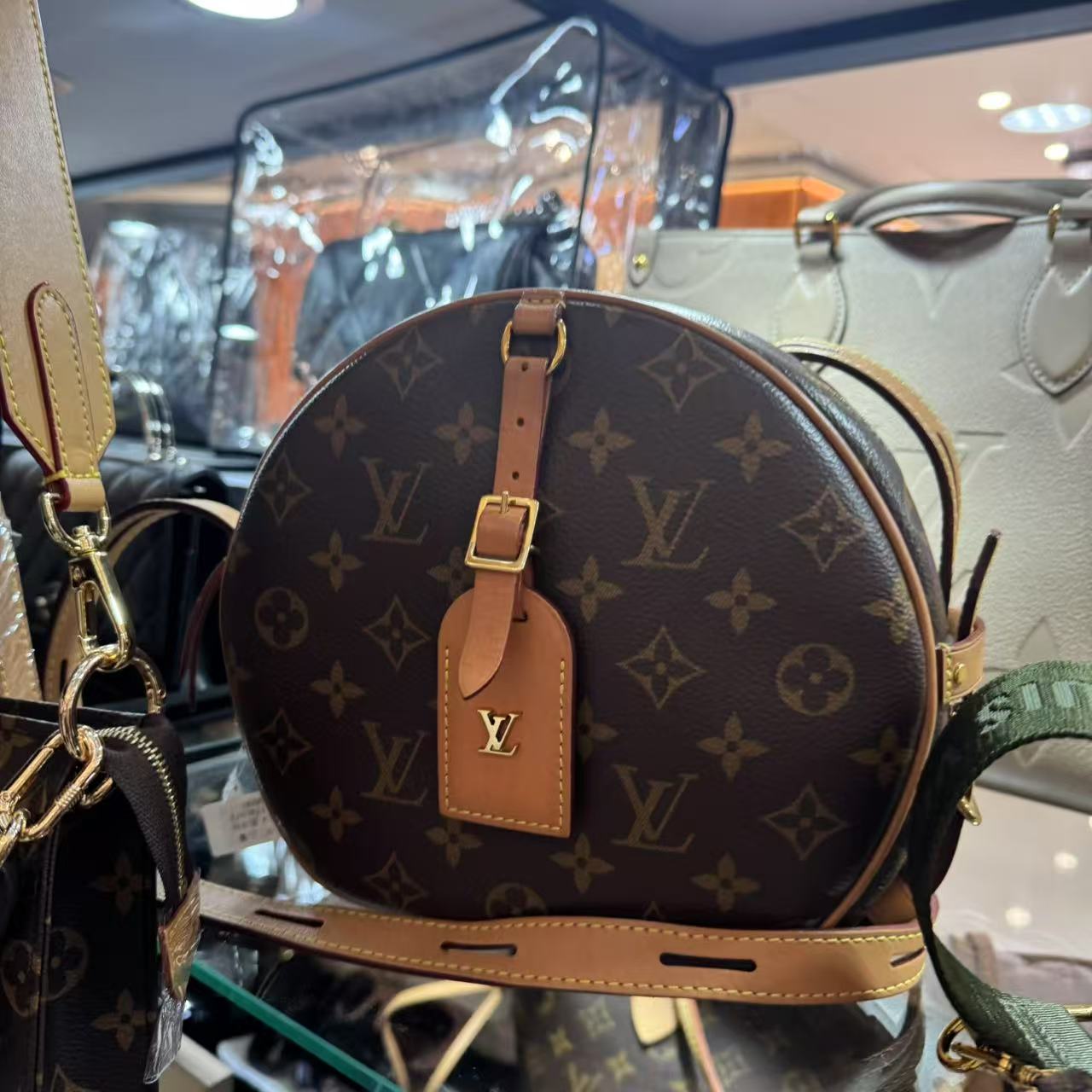 95新 LV 伦老板/95新/lv 圆饼包