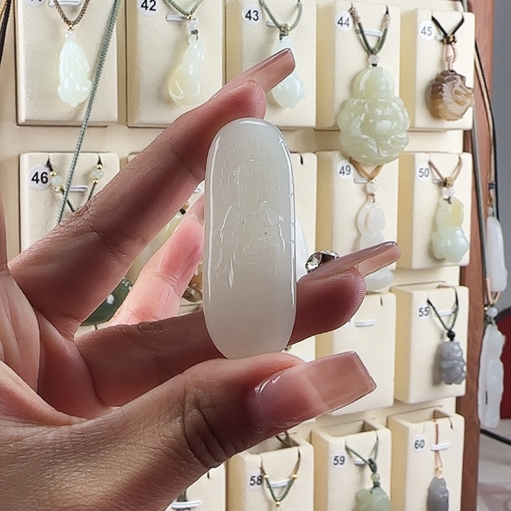 和田玉颈饰未镶嵌