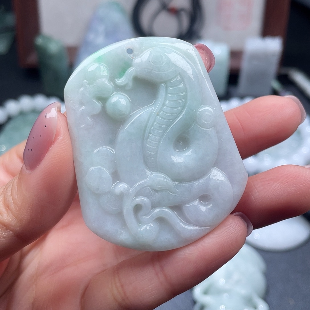 翡翠未镶嵌颈饰翡翠