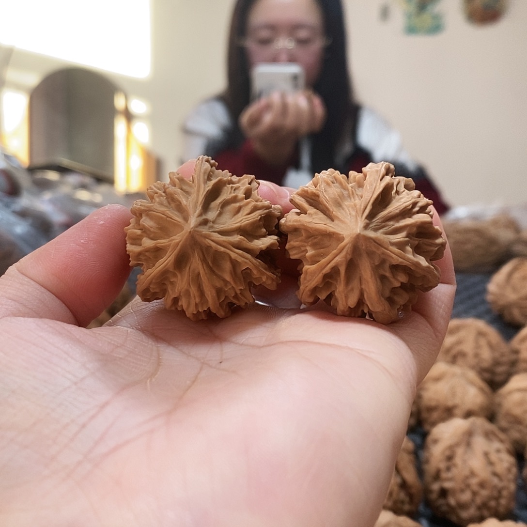 吊坠桃核岐山三棱